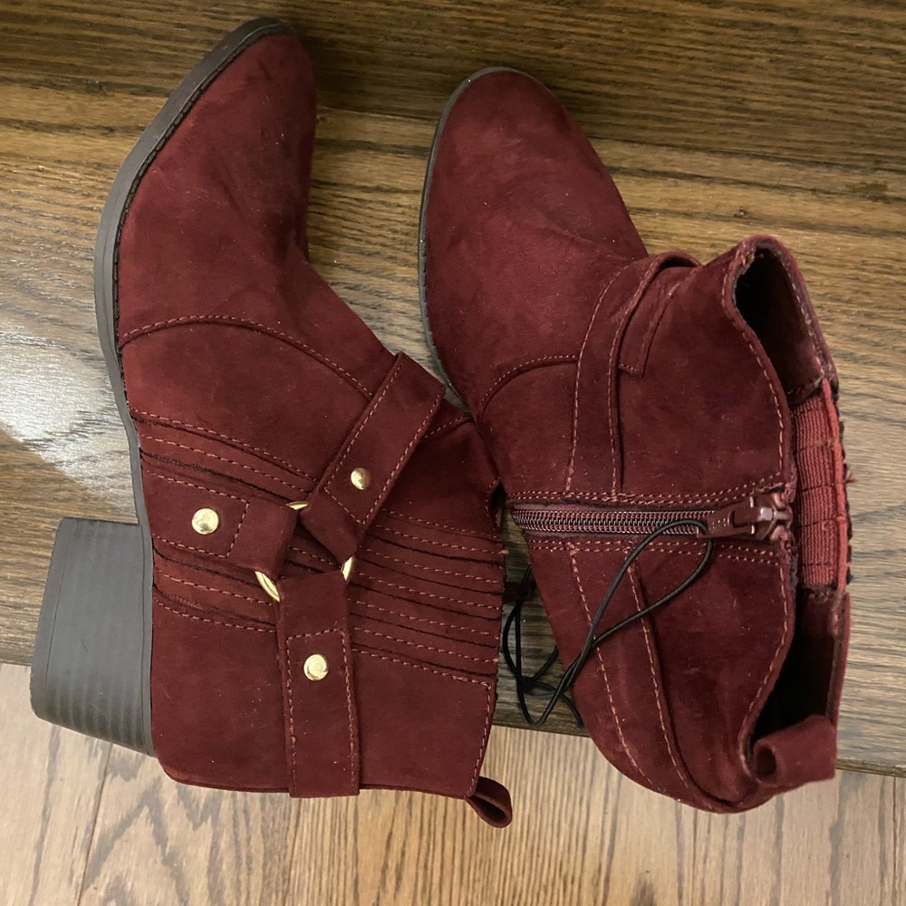Burgundy mini boots